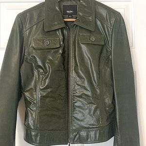 Beautiful pristine olive green leather jacket. Size L. Rarely worn.